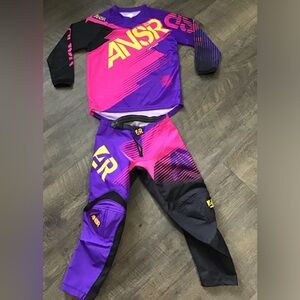 ANSR youth riding set . EUC